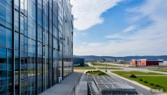 目前环绕新能源取节能环保、软件消息和人工智